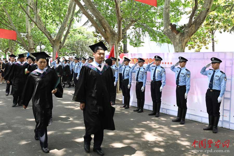 50岁女人黄色毛片