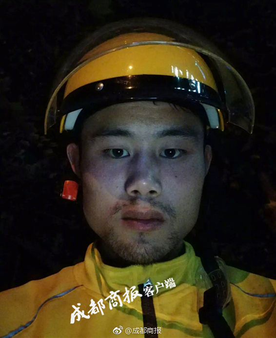 男女性爱吮乳视频