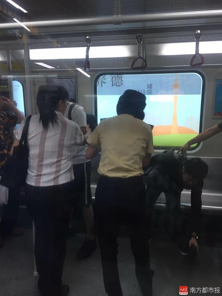 色欧美家庭乱伦