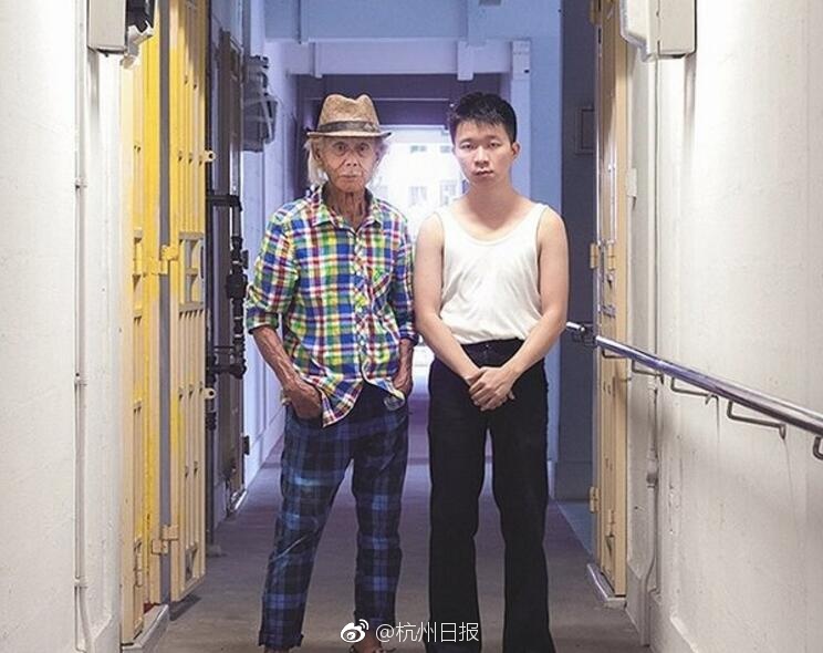 老师的丰满大乳奶