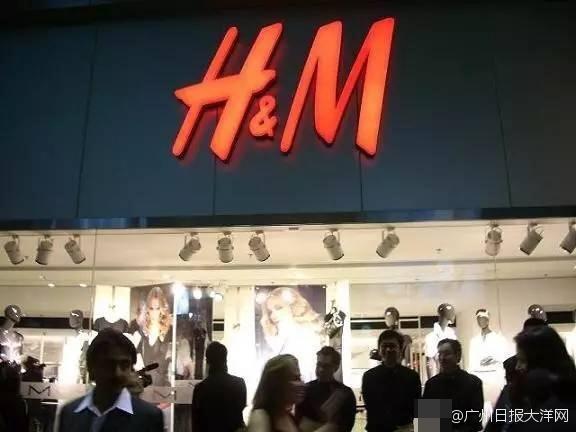 男生的坤坤放在女生的坤坤里