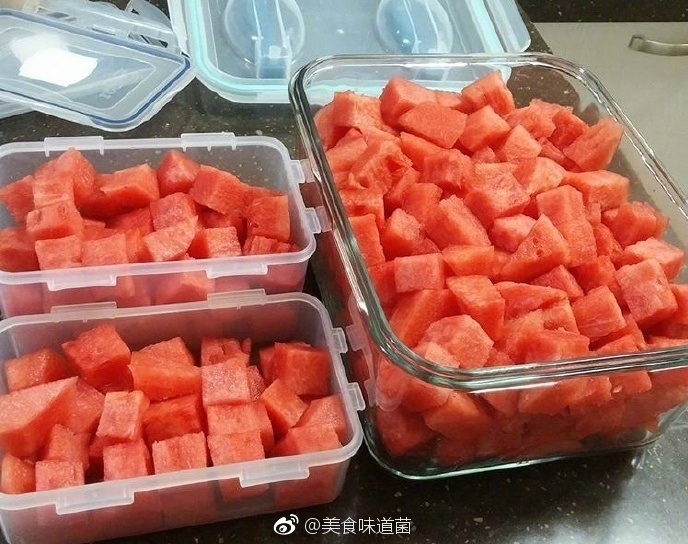 白丝美女被艹