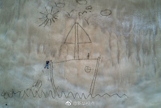 校花主动脱 让我