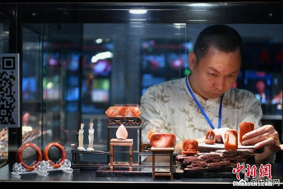 蓝燕三级片
