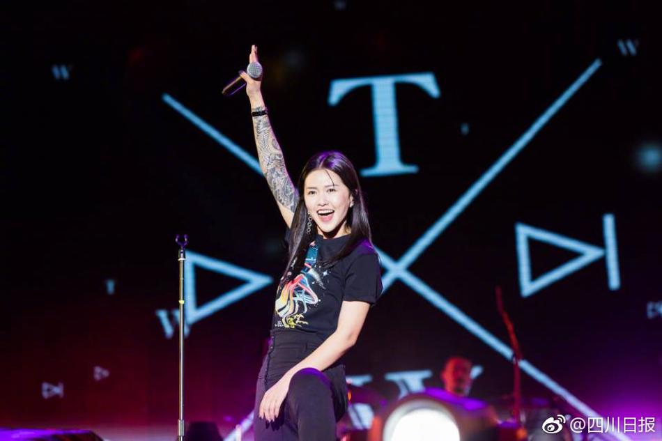 横乳