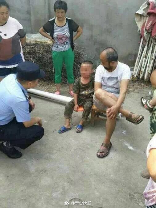 两个女人裸着互摸吃奶