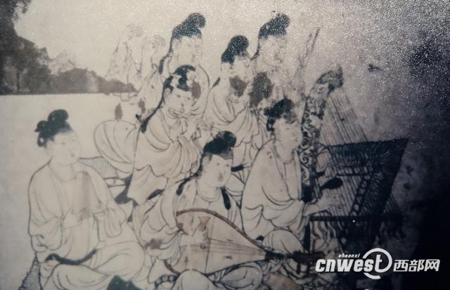 男仆撑开 让人玩弄动漫