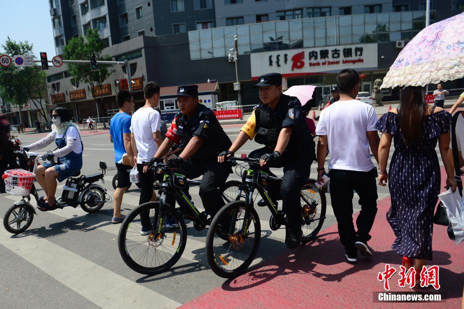 老师扒下内裤让我爽了一夜袁老师