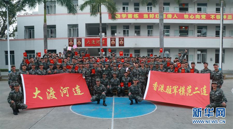 被两个领导捏奶头办公室揉弄小雪
