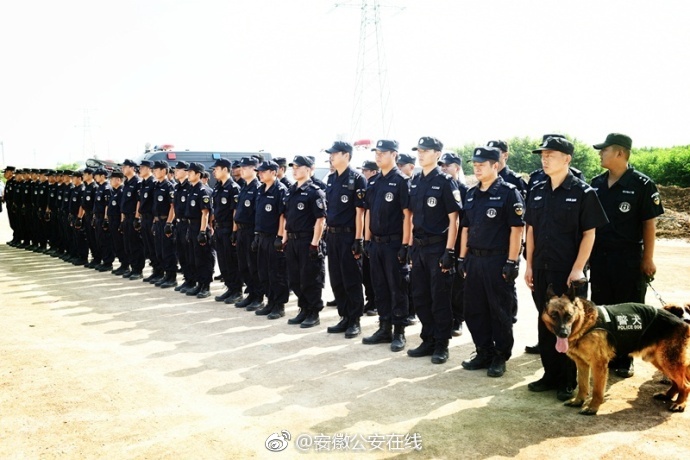 兩个猛男脫了褲子玩jiji作文