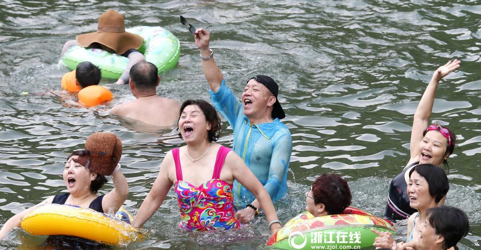 同桌上课揉我下面 啊 嗯动漫