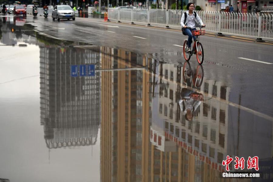 昆明一夜暴雨后进入“看海”模式