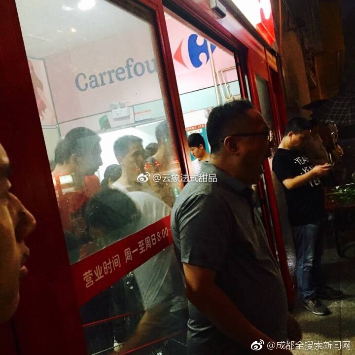 男同桌玩我奶头我j扒我内衣内裤