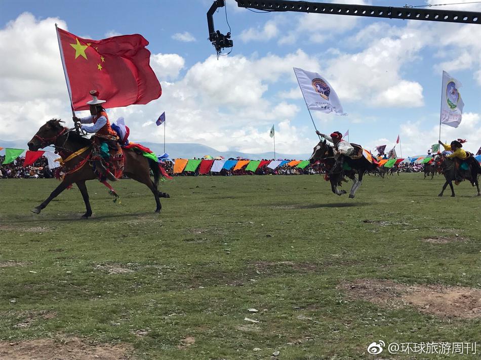 连体衣色情片