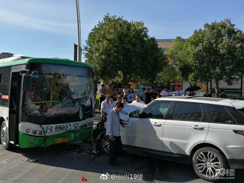 老师 好紧 蕾丝内裤动陈可一