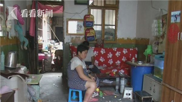 女仆扒开腿秘 让人桶爽换脸