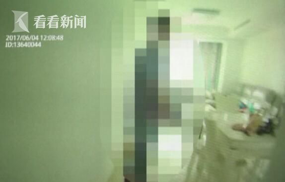 男同被六个男摁住cao到哭