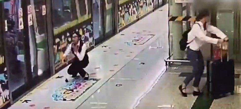 立花樹里亜