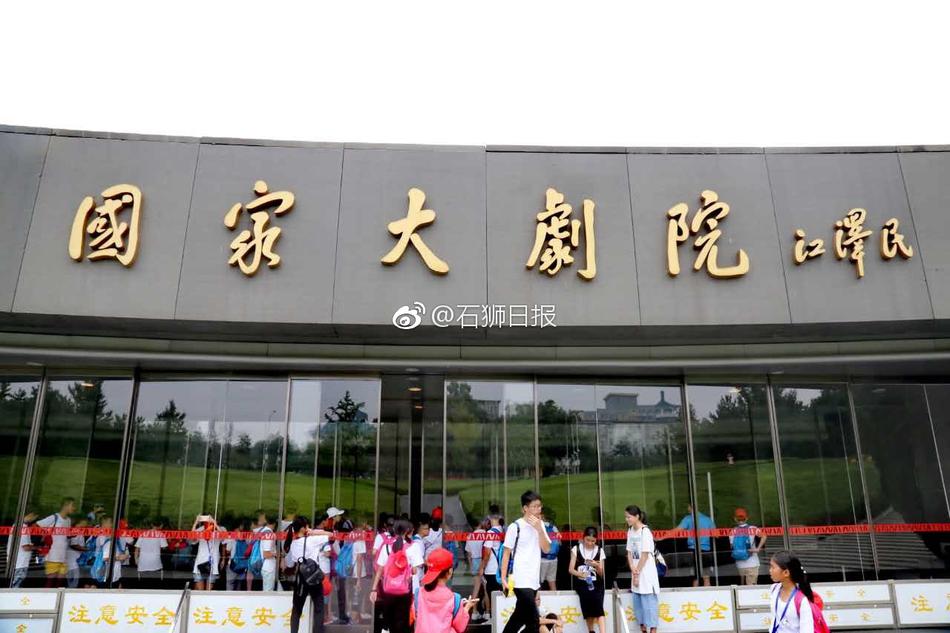 偷偷碰操老逼免费视频