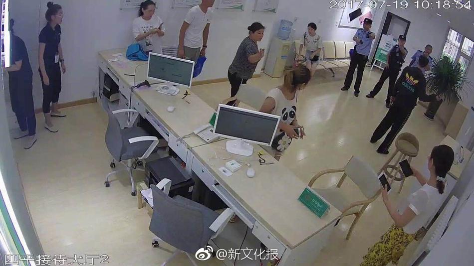 适合男生偷偷玩的手机游戏