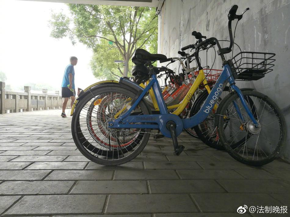 亚洲激情网站