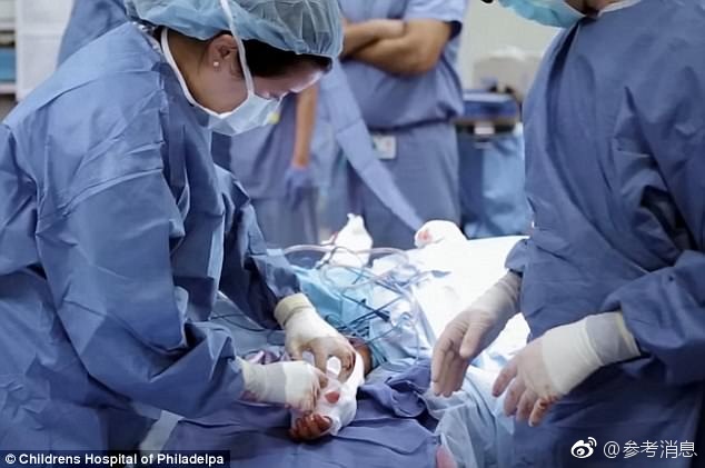 女生把腿张开让男生桶