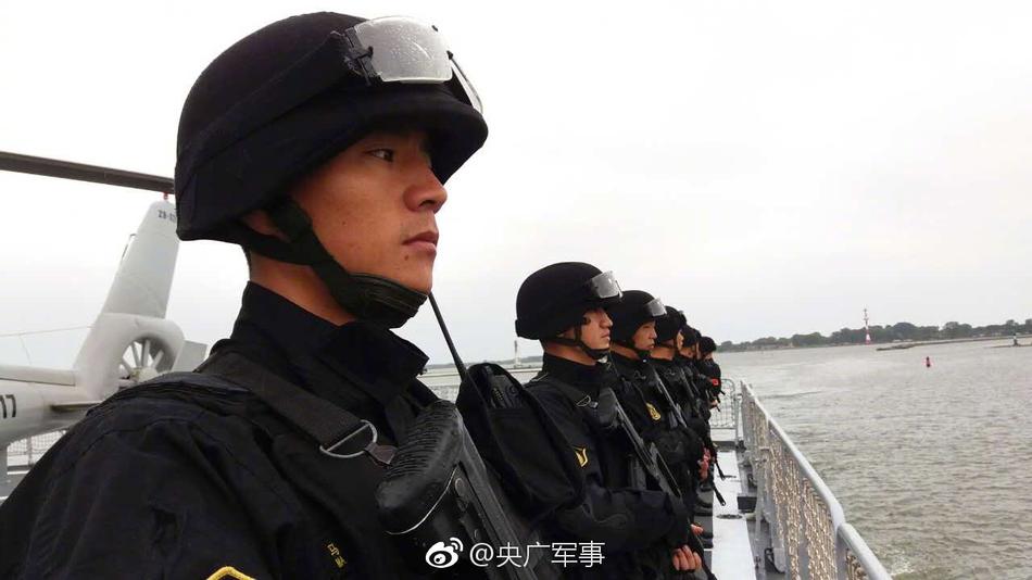 抽插后面进入尼姑