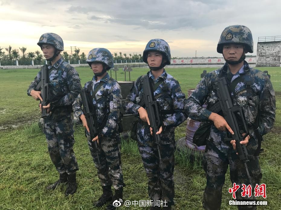 骚年瘦老头玩八旬老头