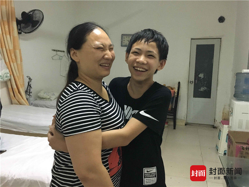 鞠婧祎扒开内 给男人桶换脸