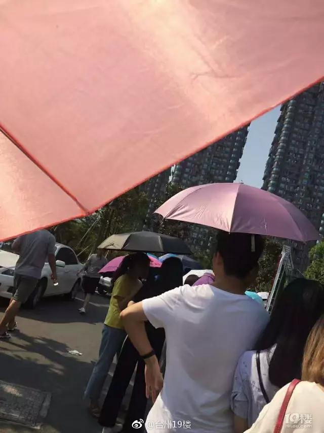 男生女生一起努力生猴子不盖被子动漫