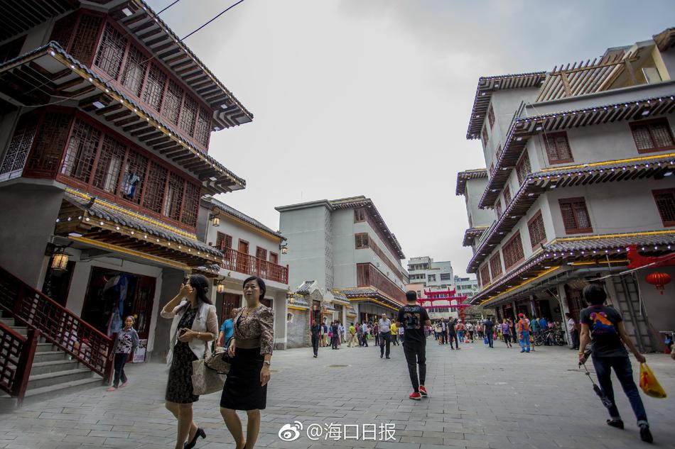 动漫美女被揉胸