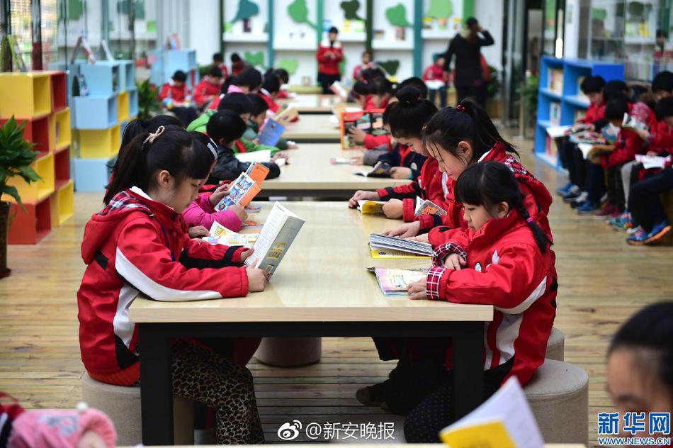 两个女生相嗟嗟嗟视频