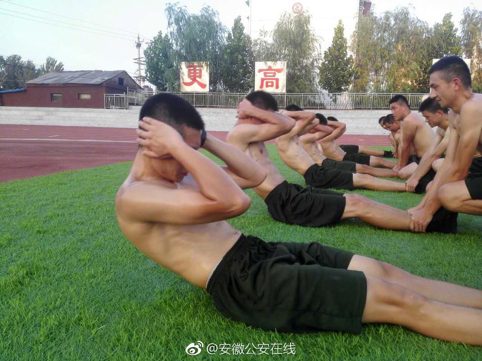 扒開腿灌牛奶拏調教双楠