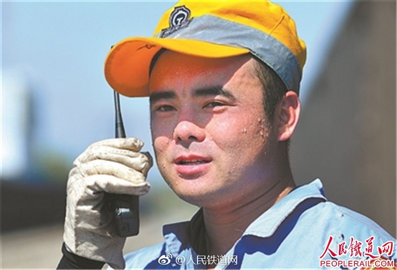 乡村大乱婬交免费看视频