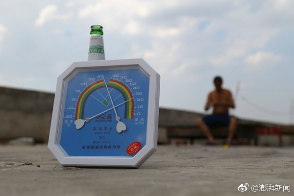 小婊孑啊轻点灬太粗太长了
