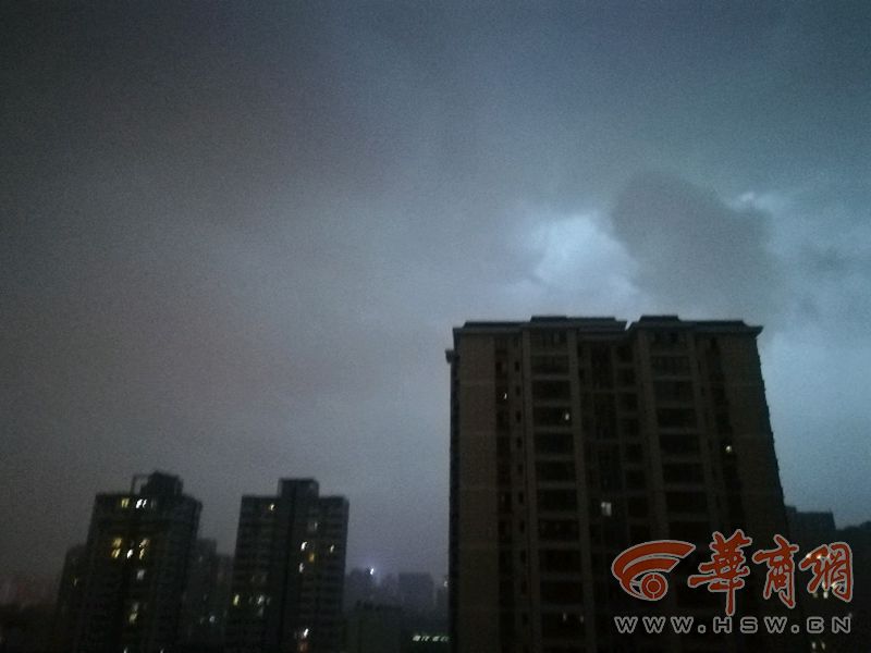 公交车被c呻吟双腿打开微博文章