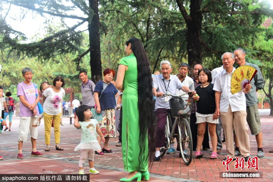 白丝校花 扒开美腿甜美游戏