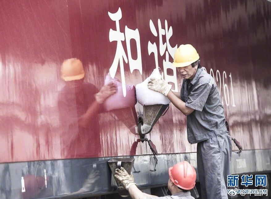 美女裸体100%露双奶动漫治疗