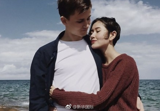纲手被扒开腿 同人网站91