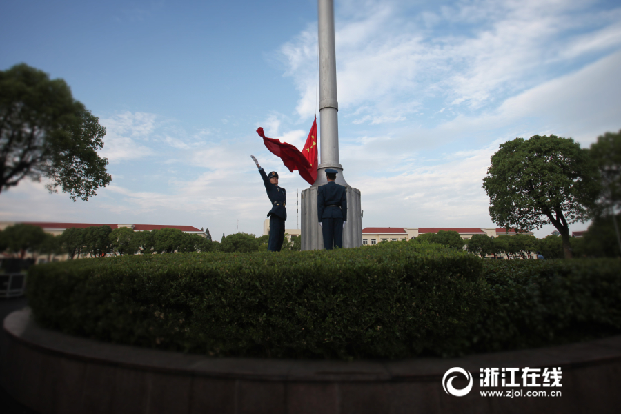 自偷国产精品张津瑜