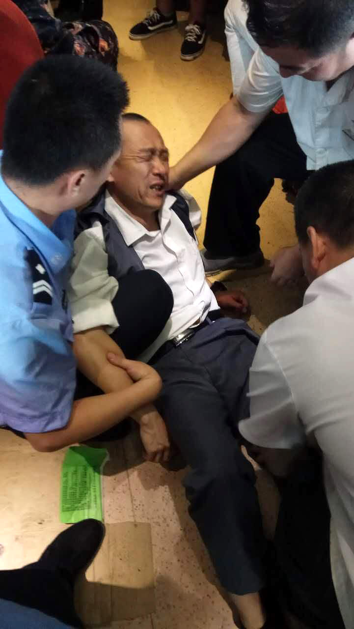免费黄色成人网站