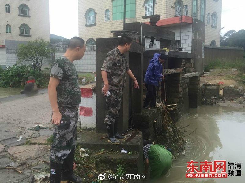 免费av在线