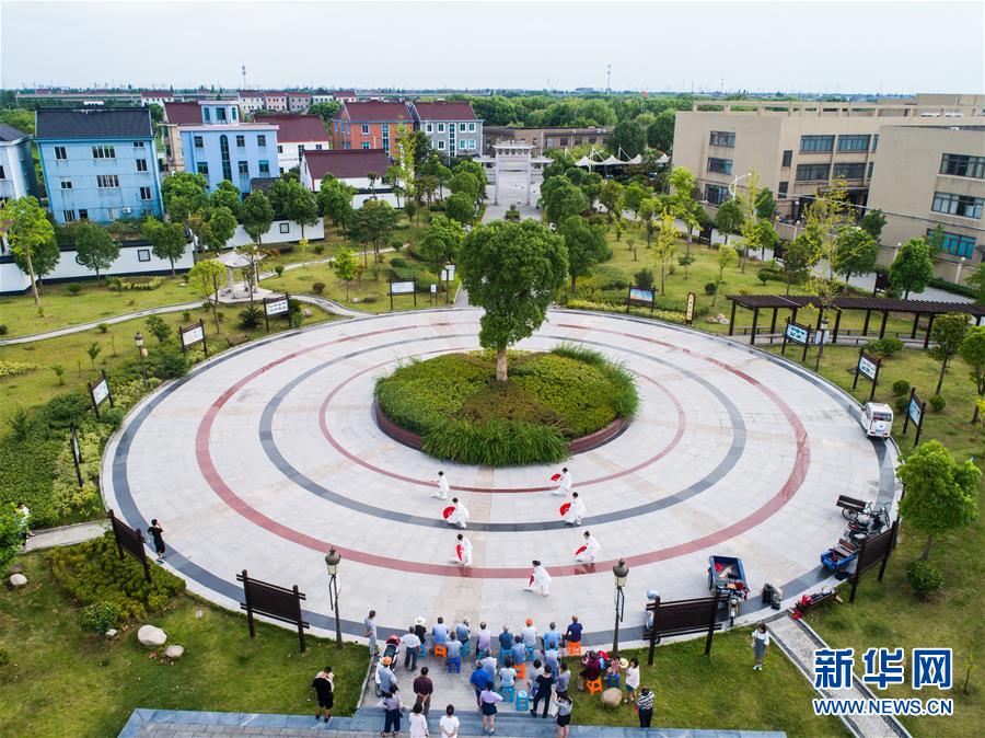 别拔出来就尿在里面H