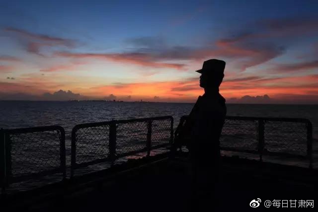 肏屄视频在线观看黄