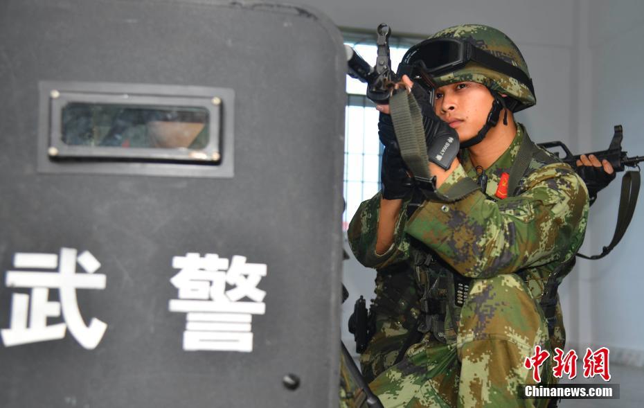 珍妮佛康納莉