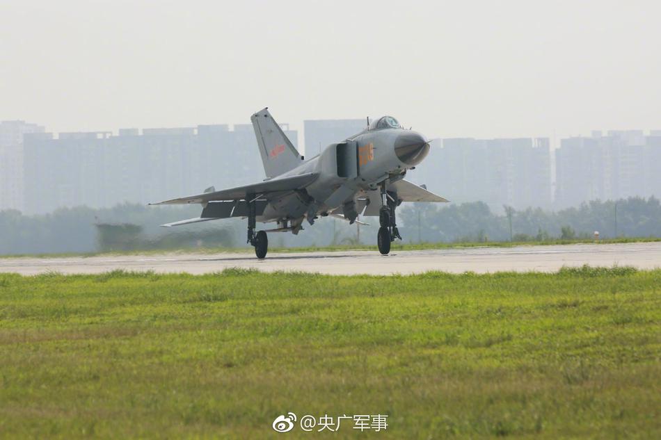 巜被店长侵污的石原莉奈
