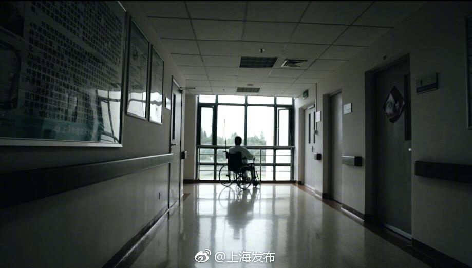 乱亲女洗澡69XX