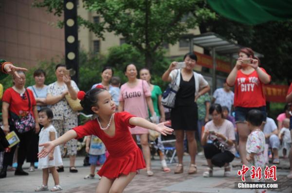 白丝jK美女尿道口视频无遮挡
