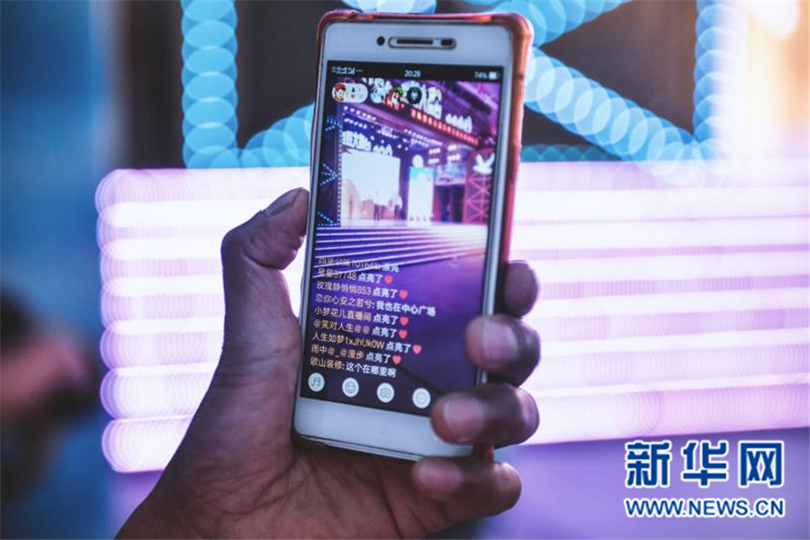 亚洲乱伦性爱Av