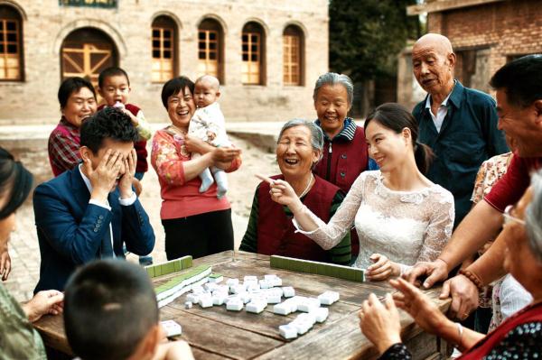 跳水女皇吴敏霞婚纱照_吴敏霞跳水图片(2)